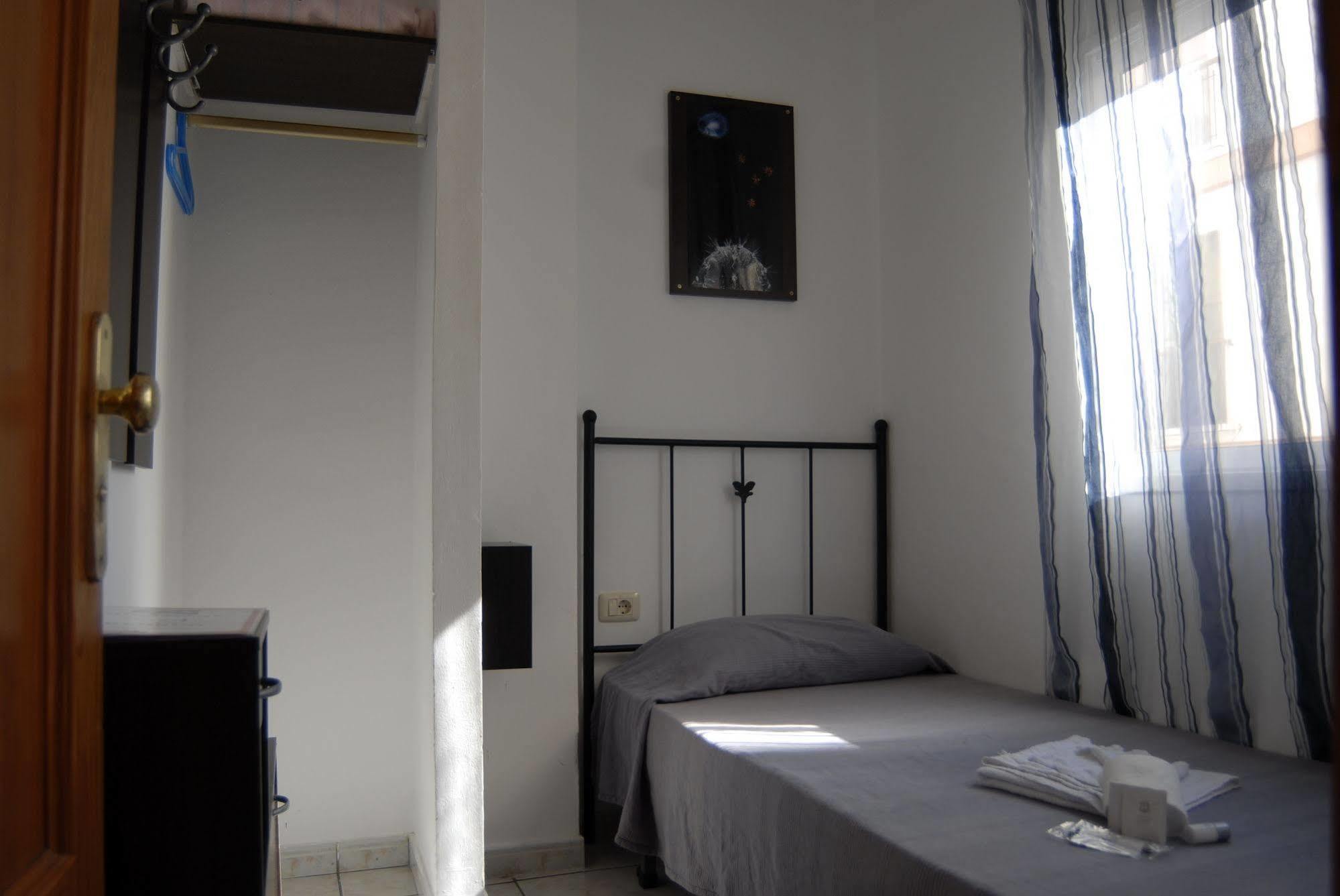 Pension Casa Blanca Лос Кристианос Екстериор снимка