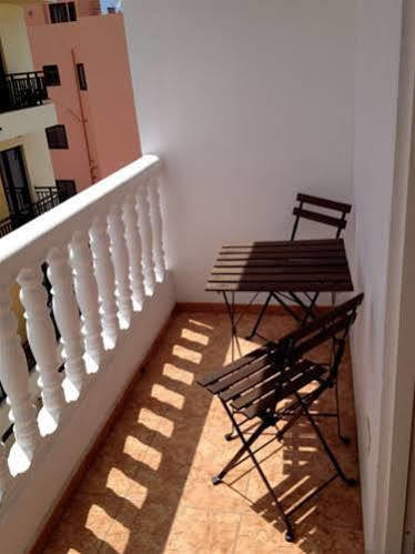 Pension Casa Blanca Лос Кристианос Екстериор снимка
