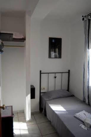 Pension Casa Blanca Лос Кристианос Екстериор снимка